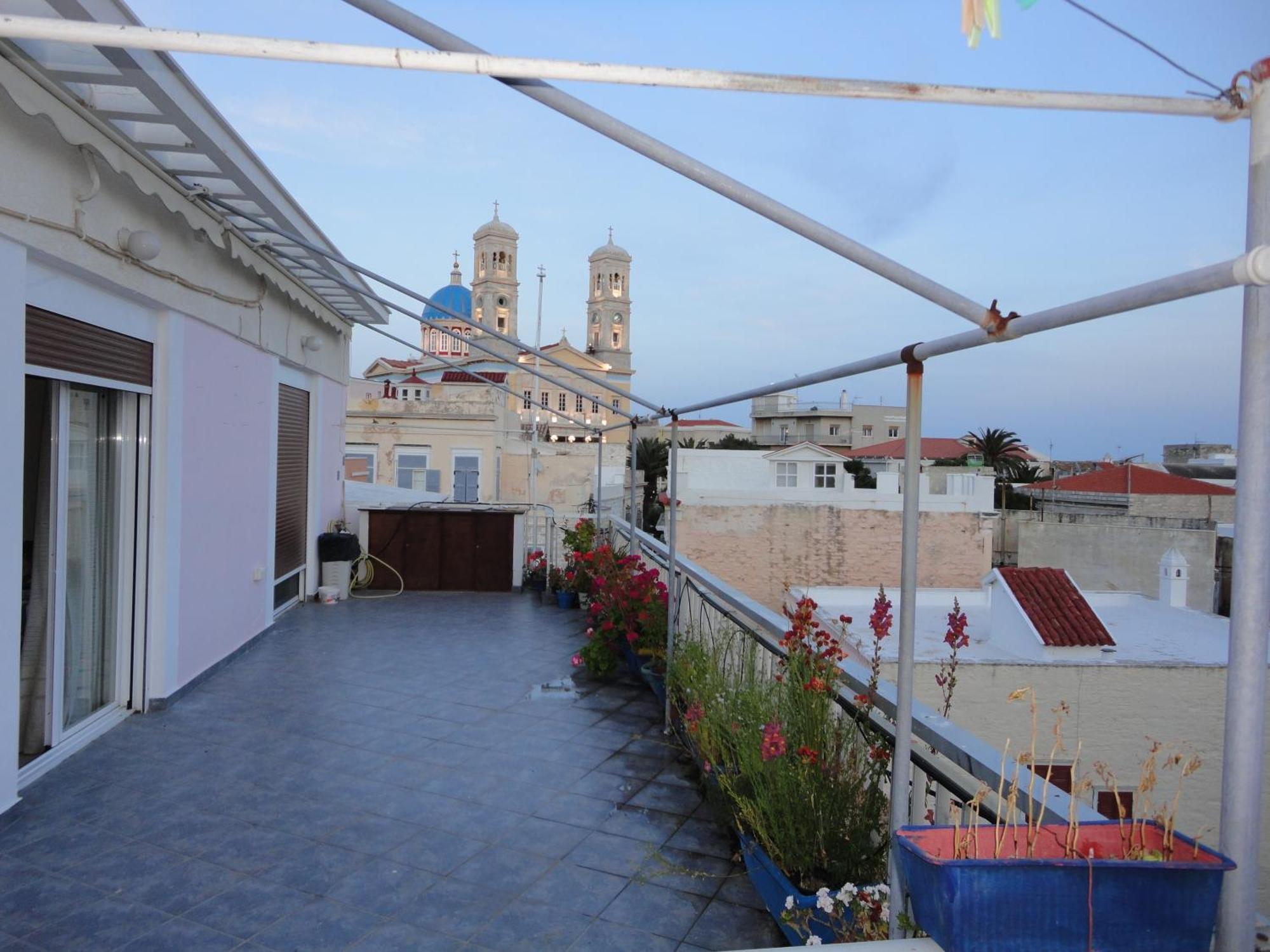 Apergis Rooms Ermoupoli Exterior photo