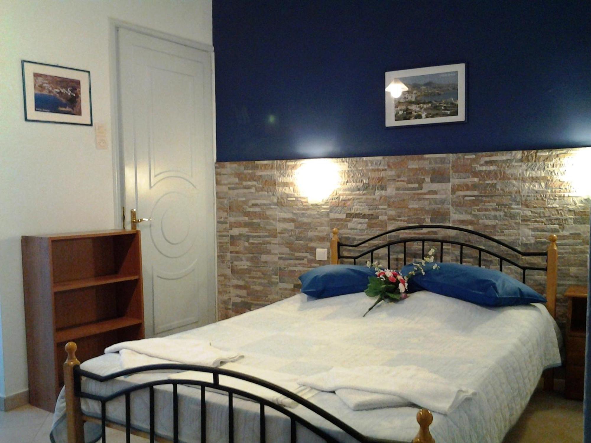 Apergis Rooms Ermoupoli Room photo