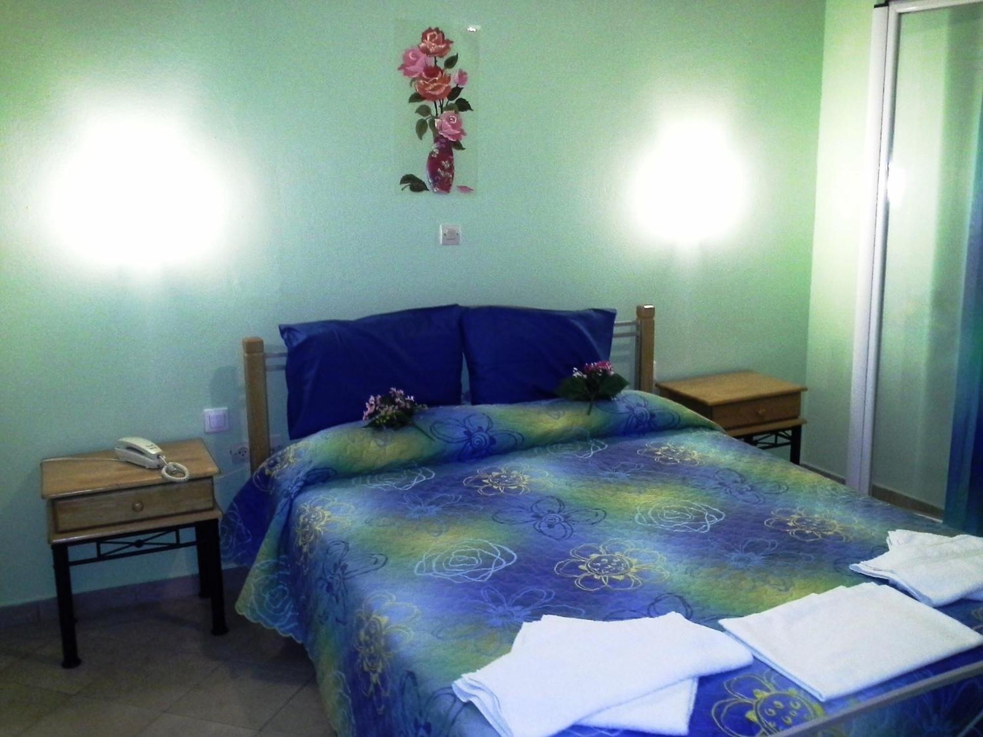 Apergis Rooms Ermoupoli Room photo
