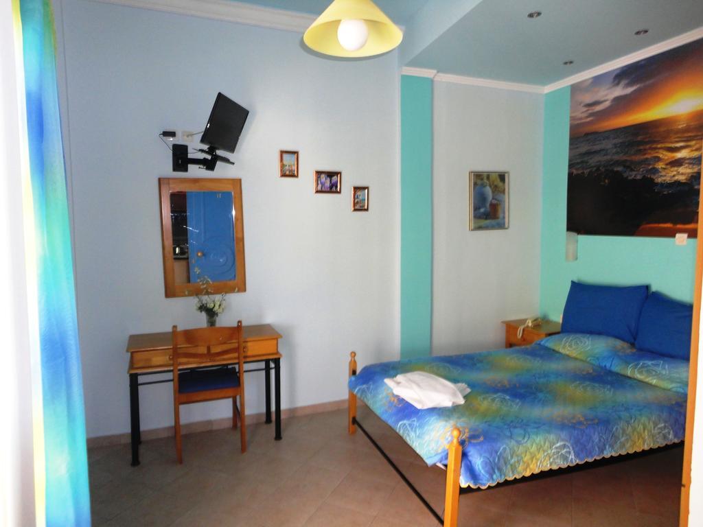 Apergis Rooms Ermoupoli Exterior photo