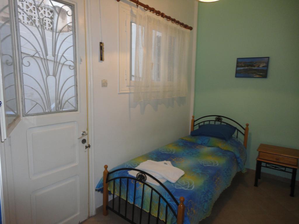 Apergis Rooms Ermoupoli Exterior photo