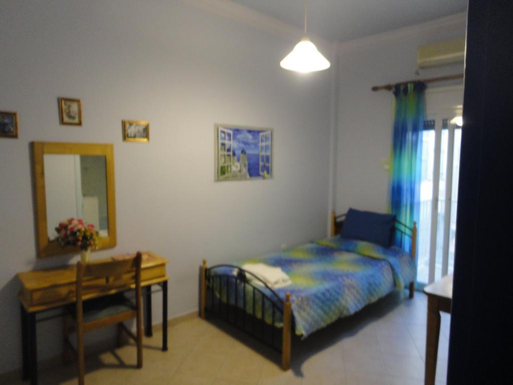 Apergis Rooms Ermoupoli Exterior photo
