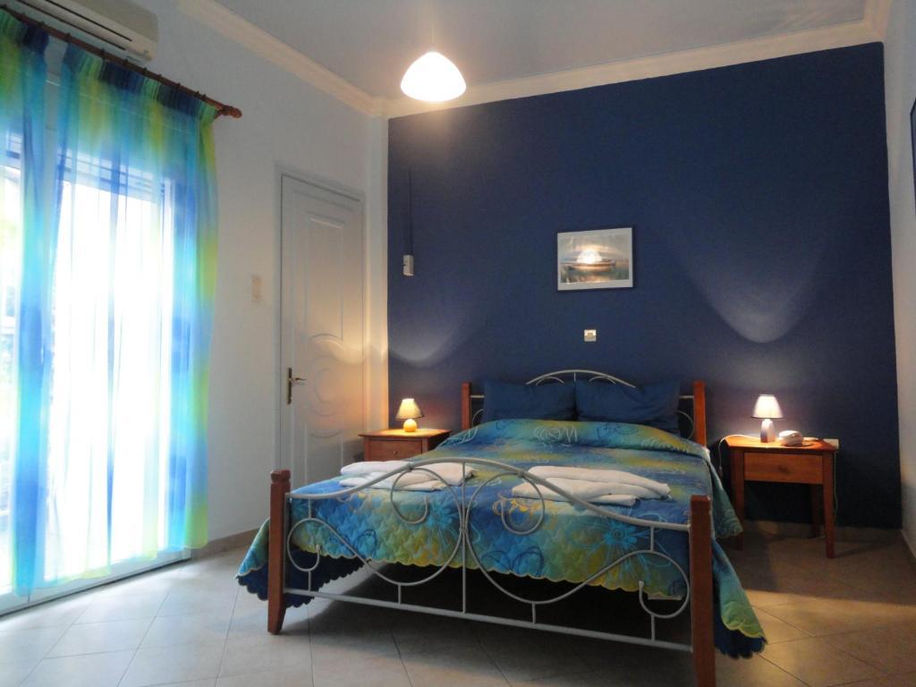Apergis Rooms Ermoupoli Exterior photo